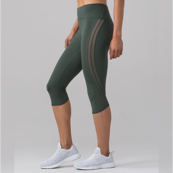 lululemon athletica Pants - Lululemon Sun Setter Crop 17" Dark Forest Luxtreme